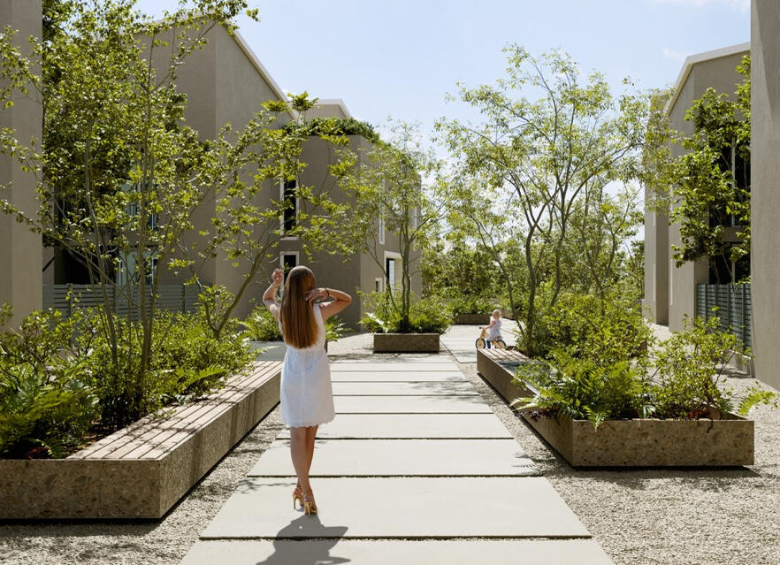 All'interno come all'esterno, tutto è stato pensato per garantire una vita senza problemi! Ogni edificio dispone di un ascensore, di un ampio parcheggio coperto e i vostri ospiti possono sempre trovare un posto auto. Questo è il nuovo stile di vita!